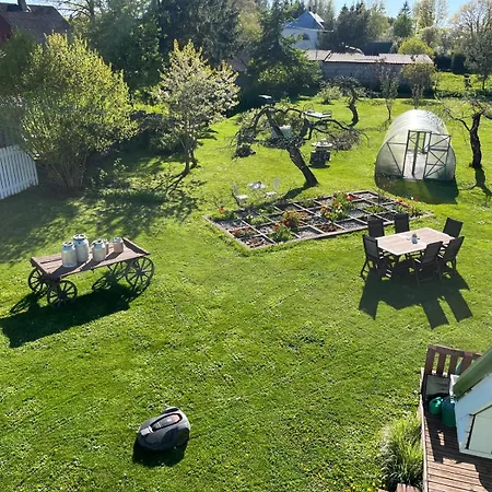 Aare Kodumajutus * Tammiku